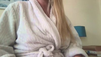CinnaKiss webcam model stream image