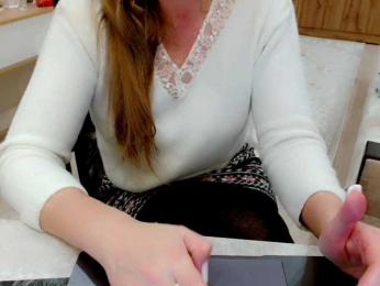 JuicyGloss webcam bongacams model stream image