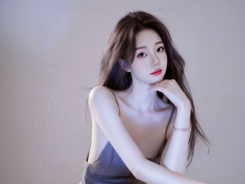 EsmeBrowm webcam model stream image