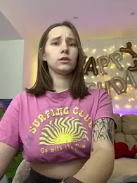 HotCaramellsTV webcam model stream image