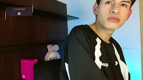 Ezra_Storm webcam model stream image