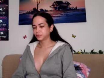 luara_ webcam model stream image