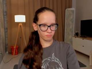 lynettebails webcam model stream image