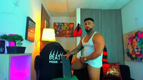 naugthy_dominant webcam model stream image