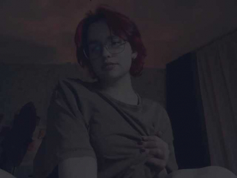 YoungAvenoso webcam model stream image