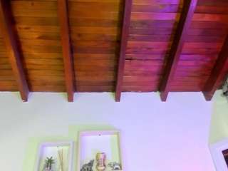emma-rossee webcam model stream image