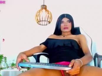 lara_brunette webcam model stream image