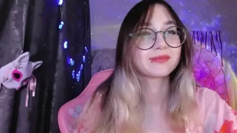 Holy420lolii webcam model stream image