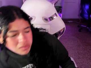 layla-golden webcam model stream image