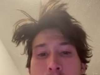 9hung23y0ung webcam camsoda model stream image