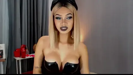 Unforgettablejulia webcam model stream image