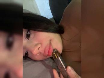 M0nikaa webcam model stream image