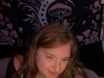 thickgingergoddess webcam bongacams model stream image