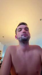 2b0yB0y webcam model stream image