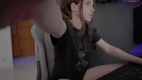 bunny_edge webcam stripchat model stream image