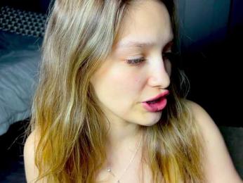 cute-honey webcam bongacams model stream image