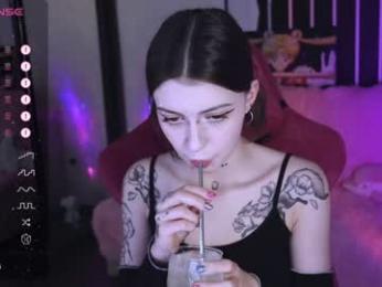 prettybones webcam model stream image