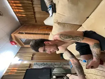 hungkubenski webcam model stream image