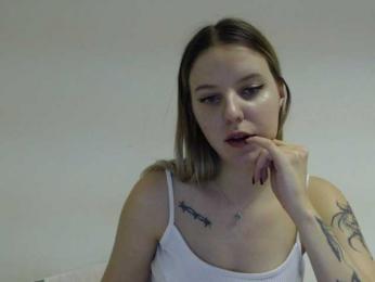 sweetieronii webcam model stream image