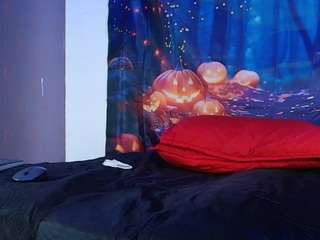 zoe-12 webcam model stream image