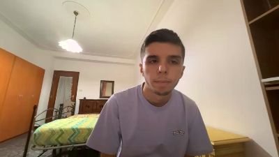 TomksHawks webcam model stream image