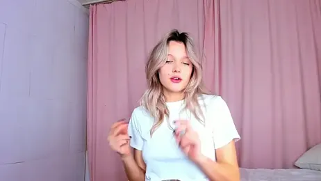 MeowthLilu webcam model stream image