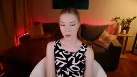 litl_Mia webcam model stream image