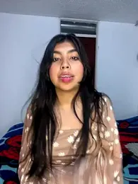 DianeSuns_ webcam model stream image