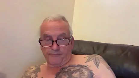 poggles webcam model stream image