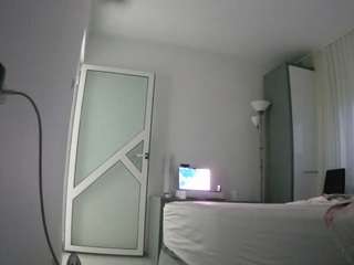 voyeurcam-charmhellen-kitchen webcam model stream image