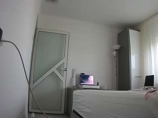 voyeurcam-charmhellen-kitchen webcam model stream image