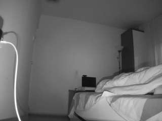voyeurcam-charmhellen-kitchen webcam model stream image