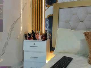 emily-86 webcam model stream image