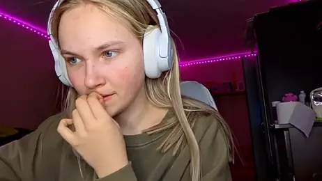 KarinRobertson webcam stripchat model stream image