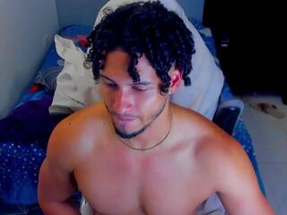 Kris Khalifa webcam model stream image