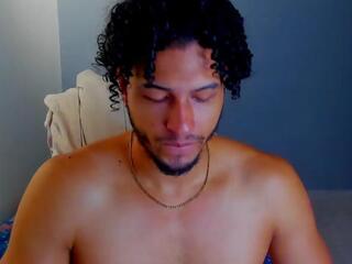 Kris Khalifa webcam model stream image