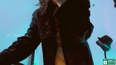 Poetica_ webcam model stream image