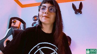 Poetica_ webcam model stream image