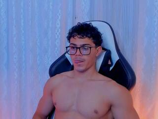 Travis Lewis webcam model stream image