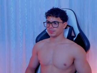 Travis Lewis webcam model stream image