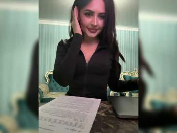 RoyalMinds webcam model stream image