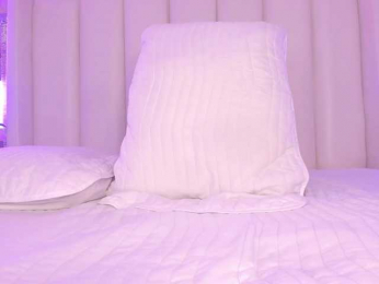 SophiaSmiiths webcam bongacams model stream image