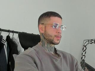 James Leeandros webcam model stream image