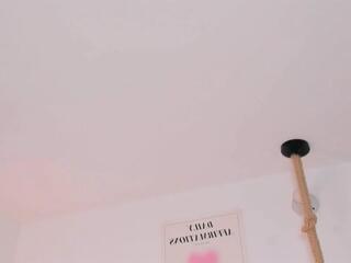 Pearl Moon webcam model stream image