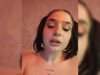 22Alaska22 webcam model stream image