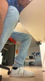 Oskarduro webcam model stream image