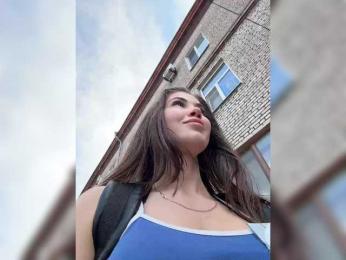 YourGo0dGirl webcam model stream image