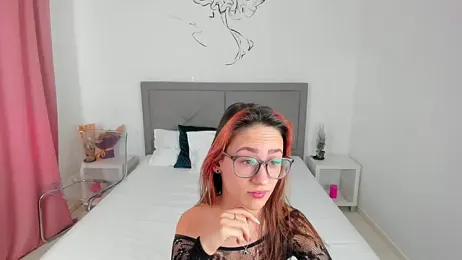 NicoleIris webcam model stream image