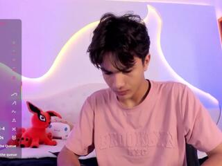 Attlas Moon webcam model stream image