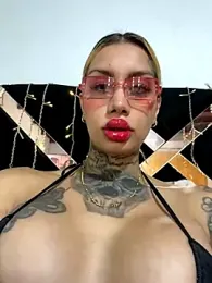 Zaratattoox webcam model stream image